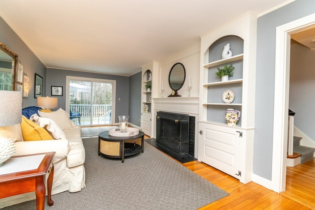 484 Brook Road Milton, MA 02186 - Photo 8 of 38