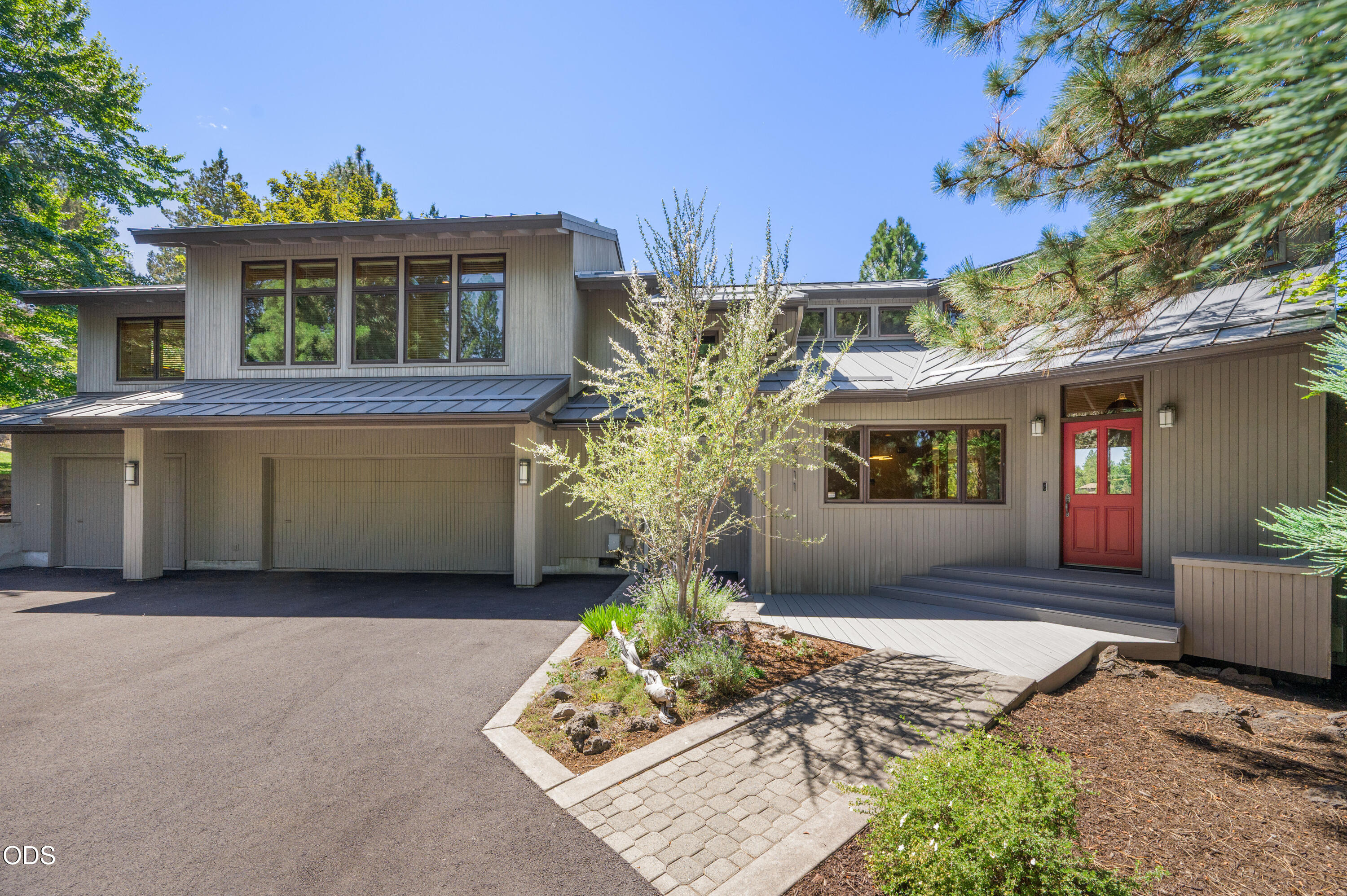 4211 Northwest Lower Village Road Bend, OR 97703 - Photo 6 of 58