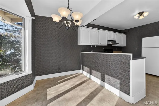 $375,000 | 938 Hawbrook Road, Glendale, MO 63122