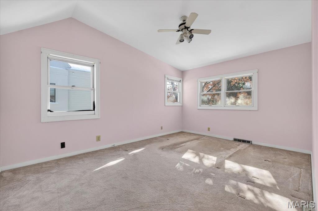 938 Hawbrook Road Glendale, MO 63122 - Photo 14 of 17