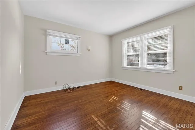 $375,000 | 938 Hawbrook Road, Glendale, MO 63122