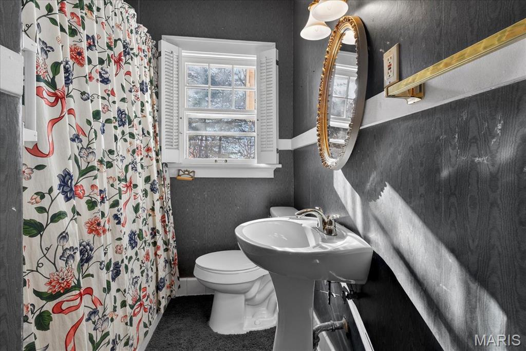 938 Hawbrook Road Glendale, MO 63122 - Photo 8 of 17