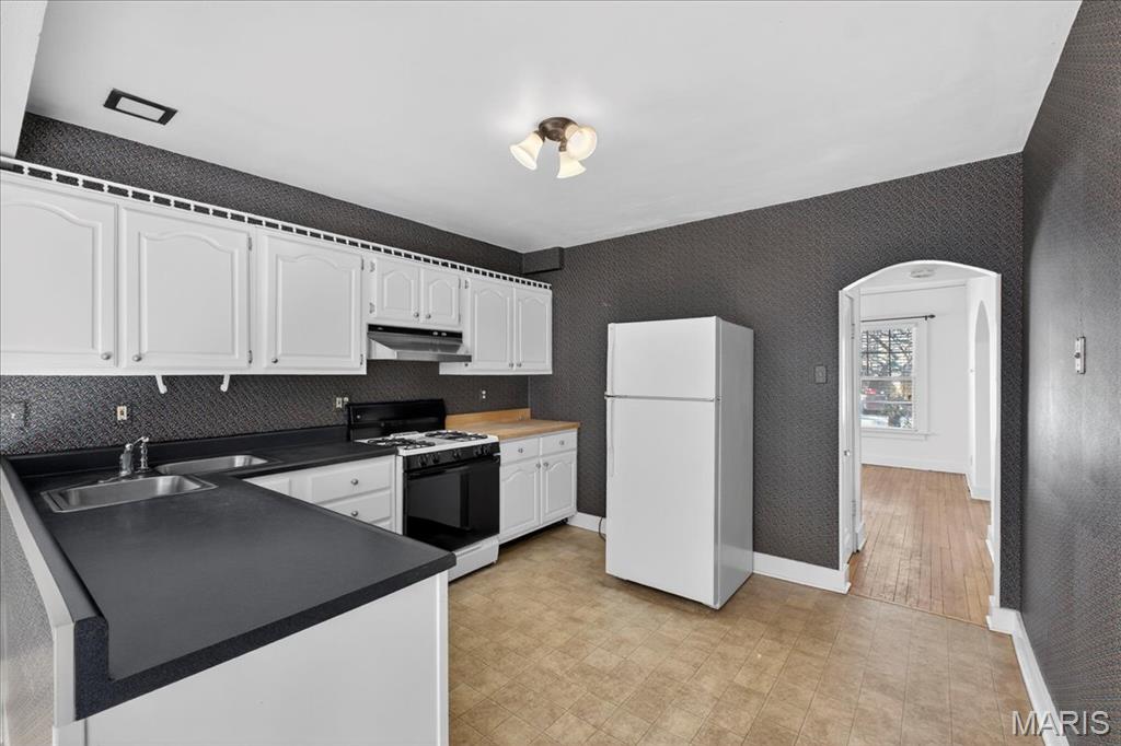 938 Hawbrook Road Glendale, MO 63122 - Photo 10 of 17