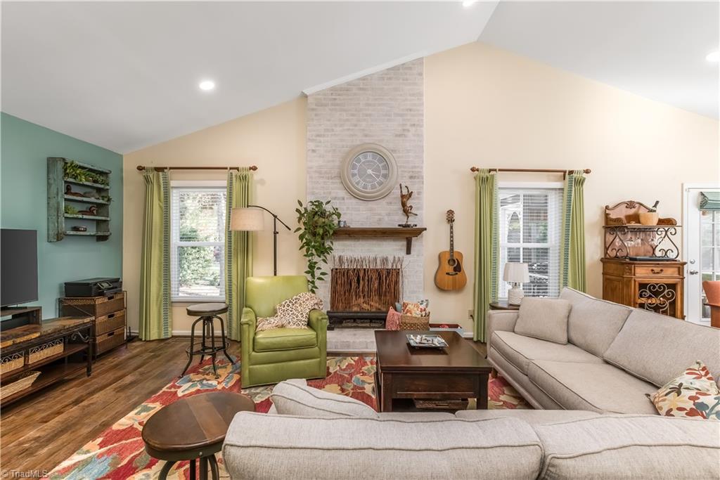 5106 Nantucket Road Greensboro, NC 27455 - Photo 3 of 27 Gas log fireplace