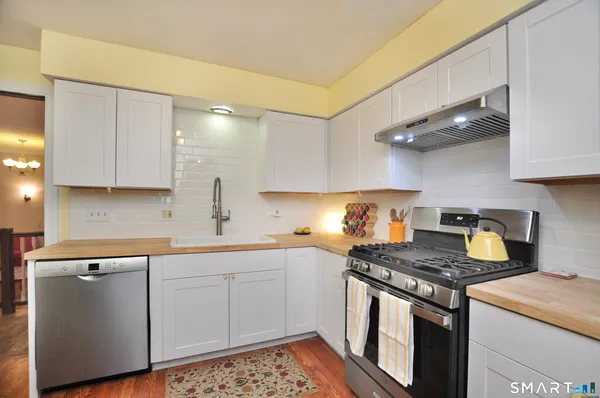 $390,000 | 121 Wedgewood Drive, Torrington, CT 06790