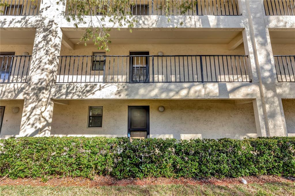 11485 Oakhurst Road, Unit A105 Largo, FL 33774 - Photo 2 of 34