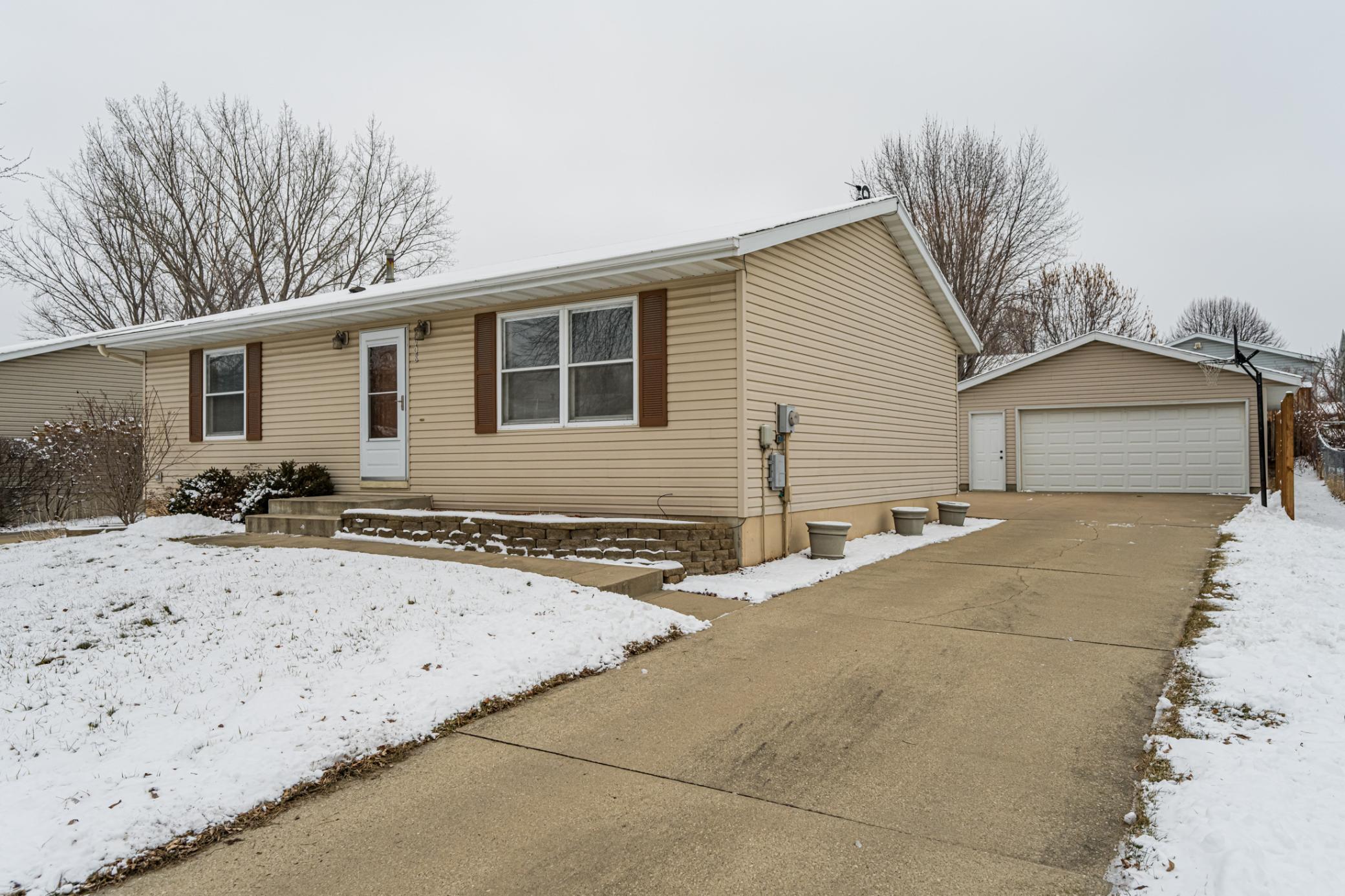 4908 25th Avenue Northwest Rochester, MN 55901 - Photo 2 of 33