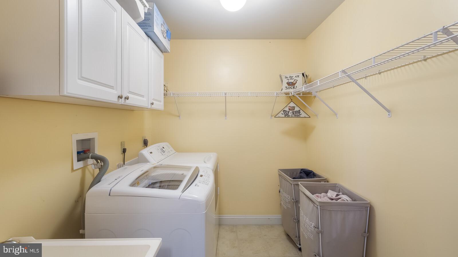 2522 Lockleigh Road Jamison, PA 18929 - Photo 29 of 58 Laundry off of Primary Suite
