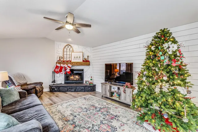 $439,000 | 7525 East Oak Tree Lane, Kechi, KS 67067