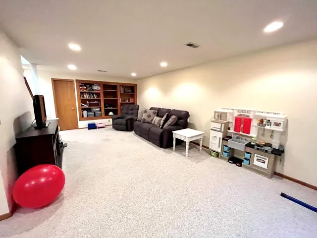 $439,000 | 7525 East Oak Tree Lane, Kechi, KS 67067