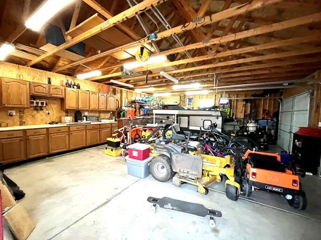 $439,000 | 7525 East Oak Tree Lane, Kechi, KS 67067