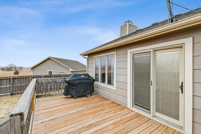 $439,000 | 7525 East Oak Tree Lane, Kechi, KS 67067