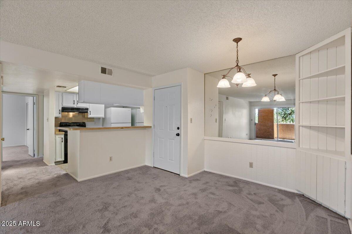 540 North May, Unit 2148 Mesa, AZ 85201 - Photo 7 of 19 10-Dining and Kitchen