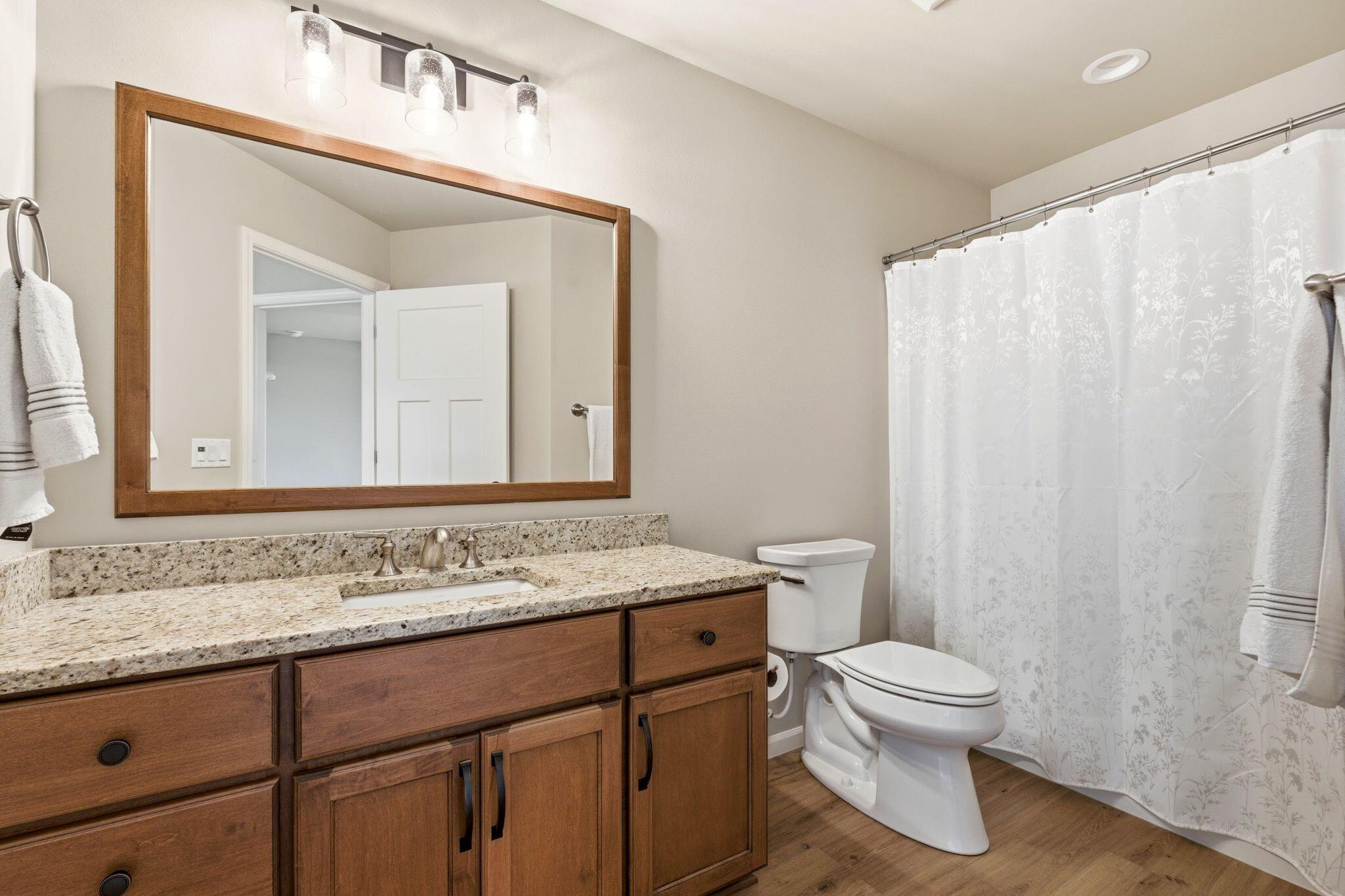 809 South Musket Ridge Drive Sun Prairie, WI 53590 - Photo 27 of 37 Upstairs Bathroom