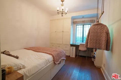 $2,449,000 | 1060 Superba Avenue, Venice, CA 90291