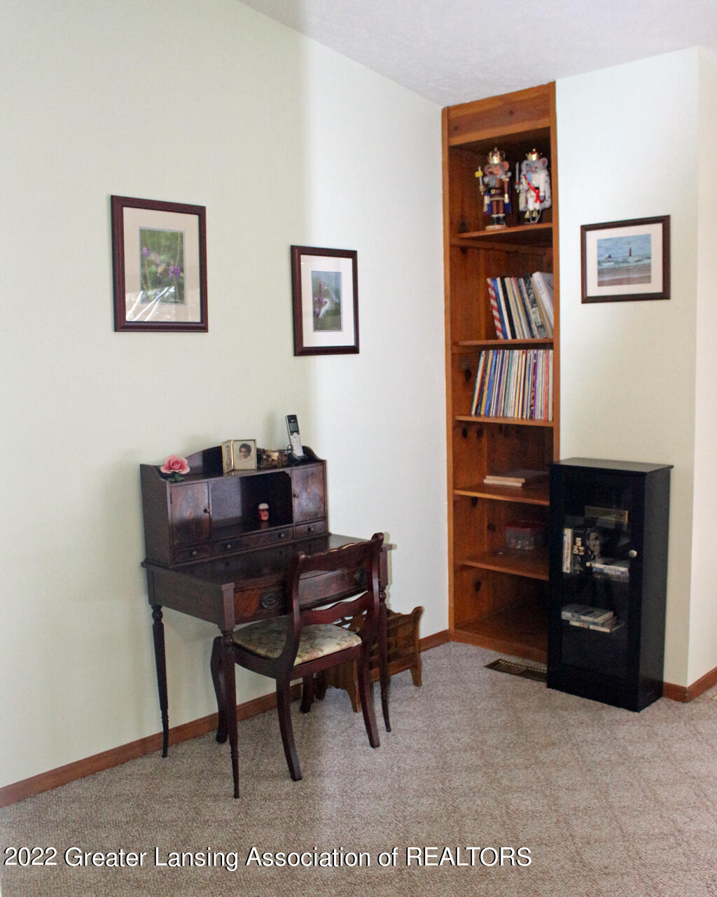 1164 Haslett Road Williamston, MI 48895 - Photo 11 of 28 Haslett Living Room 3