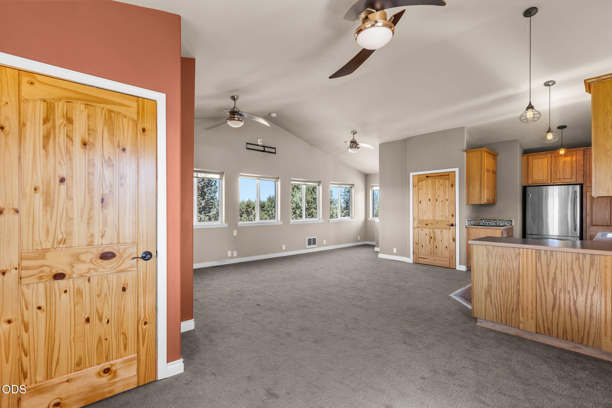 66967 Lance Road Bend, OR 97703 - Photo 38 of 58