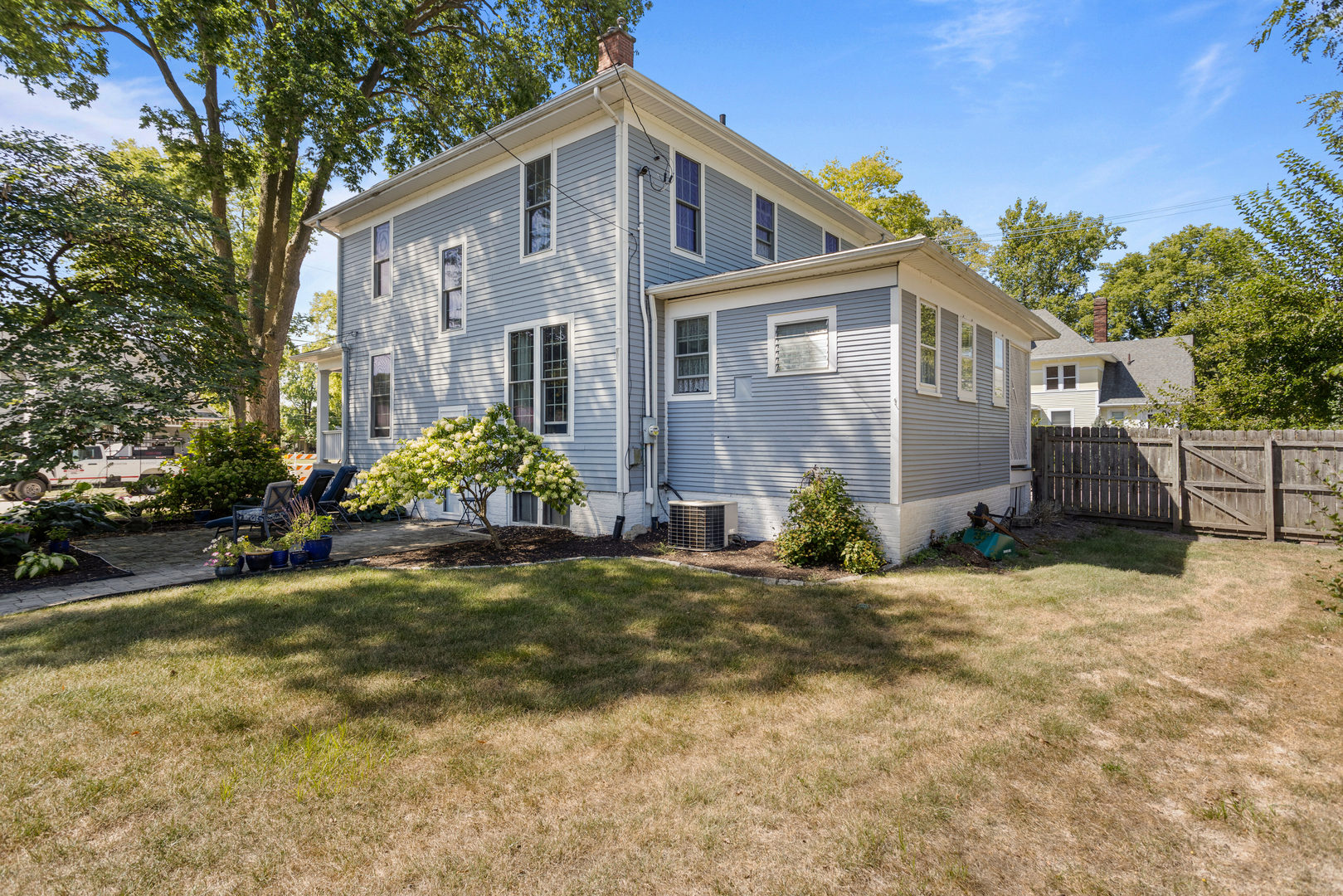 402 East Main Street Monticello, IL 61856 - Photo 9 of 22