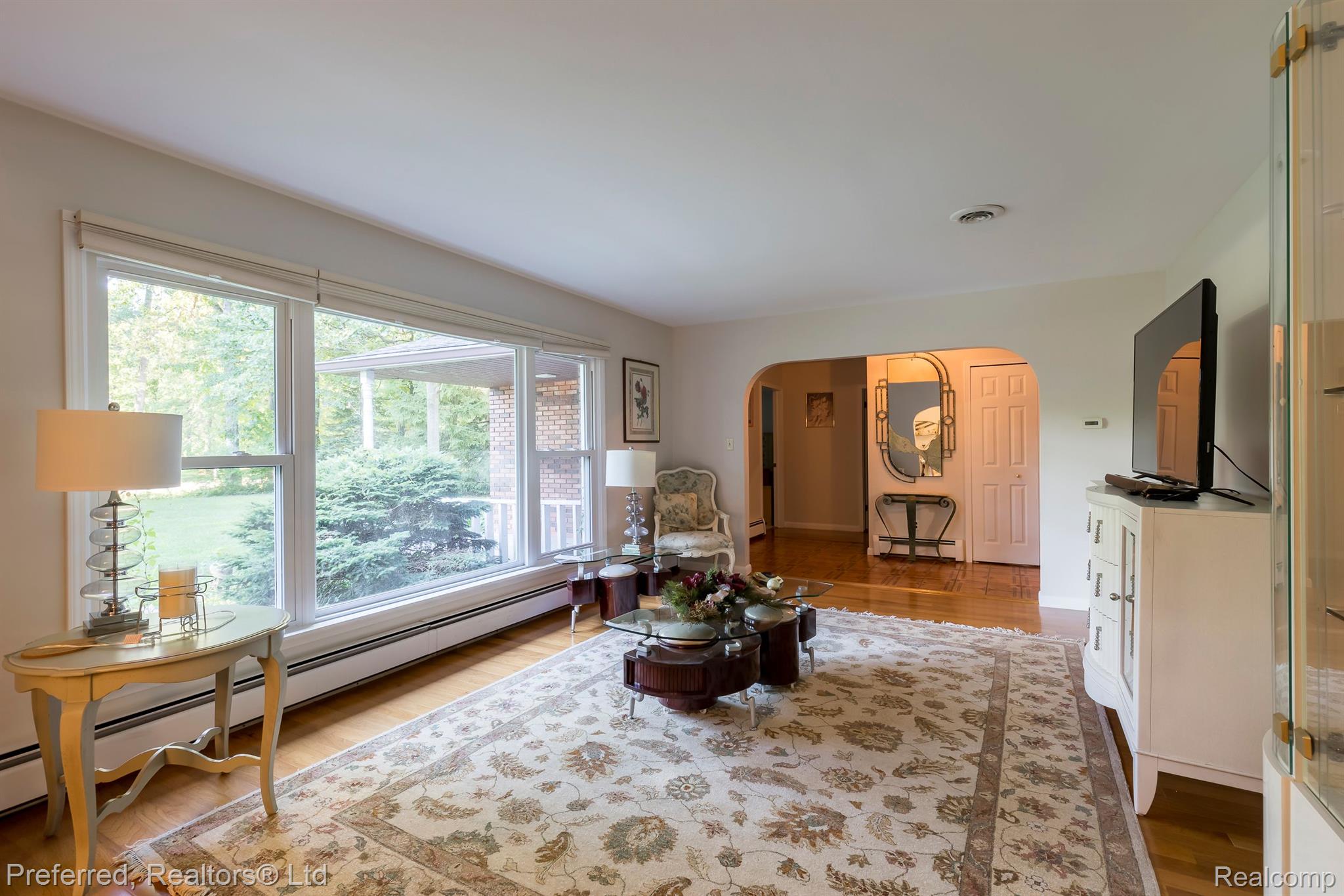 40825 Harris Road Belleville, MI 48111 - Photo 11 of 36 ~ Living room with large picture window ~