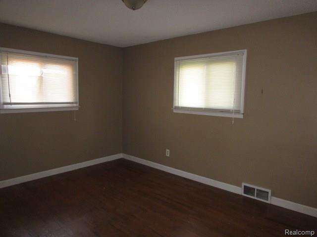 3638 Rome Avenue Warren, MI 48091 - Photo 9 of 18 3638 Rome-bed 2.JPG