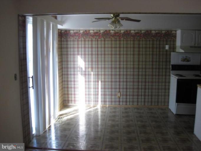 23 Coliston Road, Unit D Reisterstown, MD 21136 - Photo 3 of 10 Dining Room