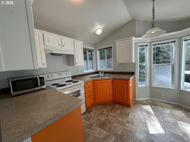 89510 Highway 101, Unit 16 Florence, OR 97439 - Photo 3 of 22