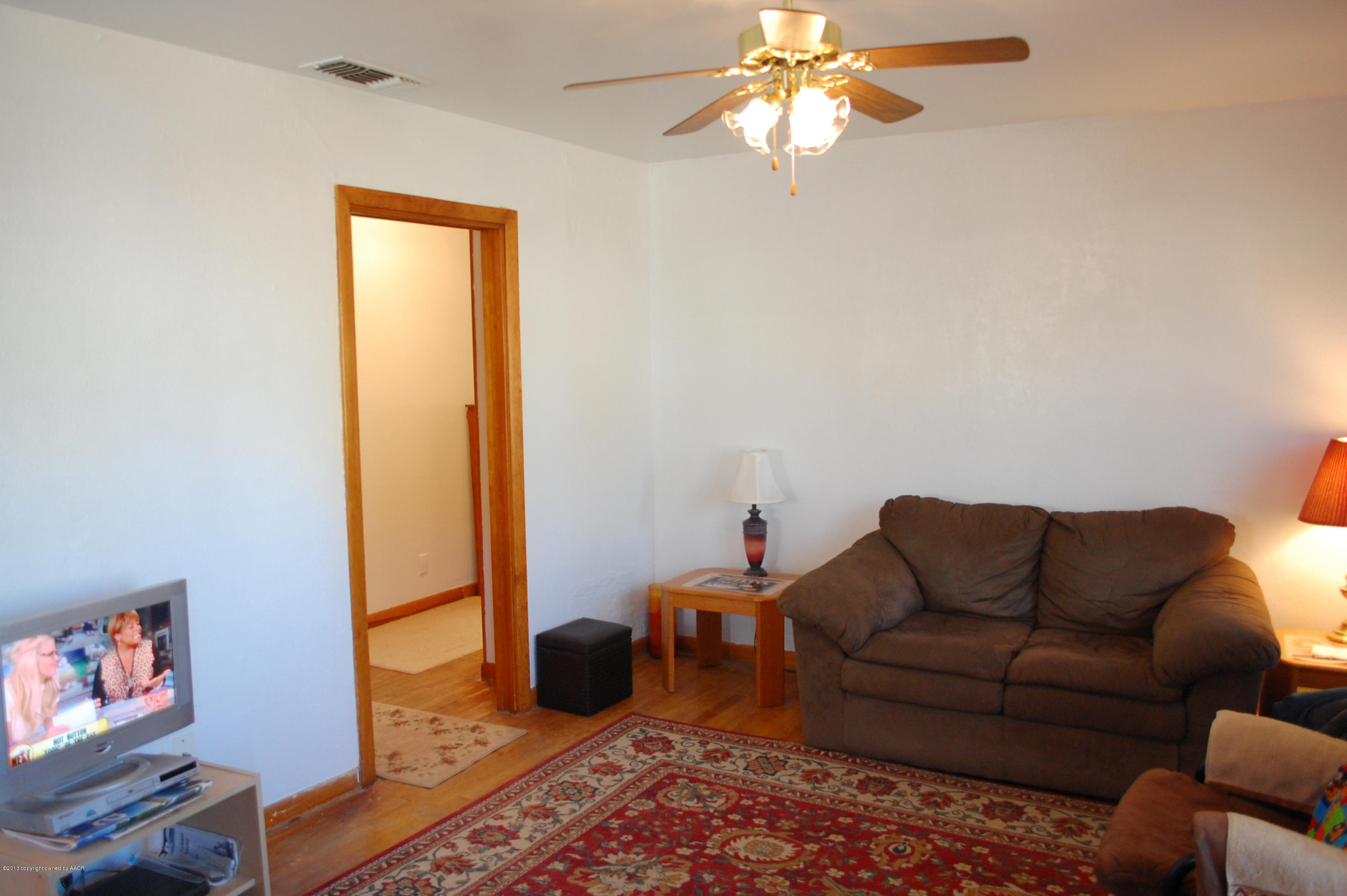 4323 South Monroe Street Amarillo, TX 79110 - Photo 11 of 34 Living Room 2