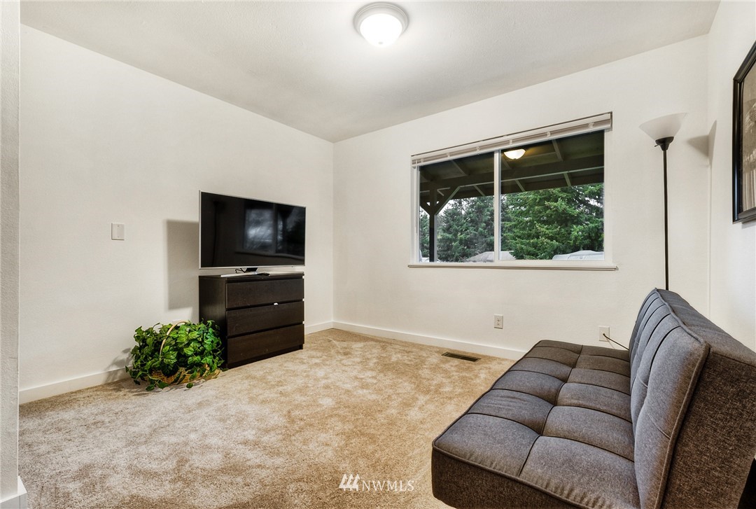 13525 Southeast 162nd Street Renton, WA 98058 - Photo 14 of 20