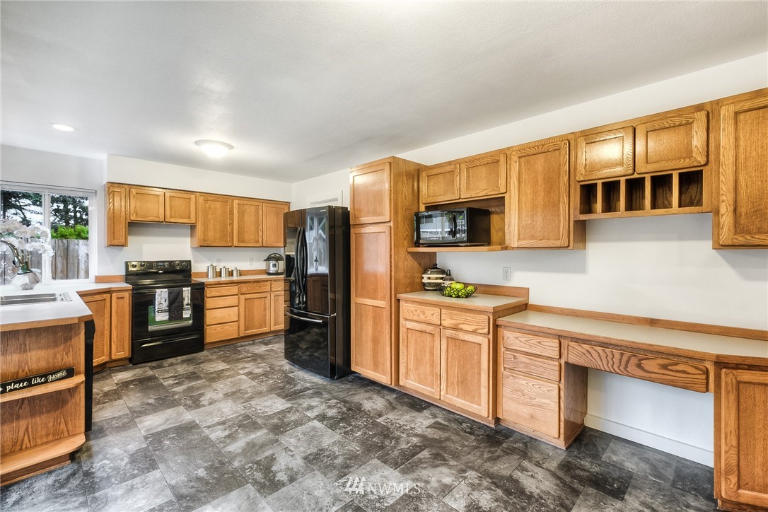 13525 Southeast 162nd Street Renton, WA 98058 - Photo 8 of 20