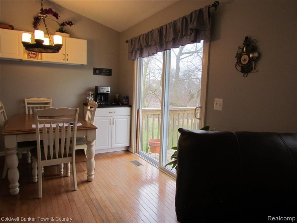 845 Dewars Street Howell, MI 48843 - Photo 10 of 36 Dining/deck door