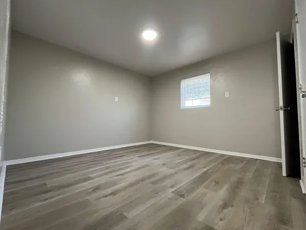 $1,050 | 709 Drew Avenue Northeast, Unit 2, Roanoke, VA 24012