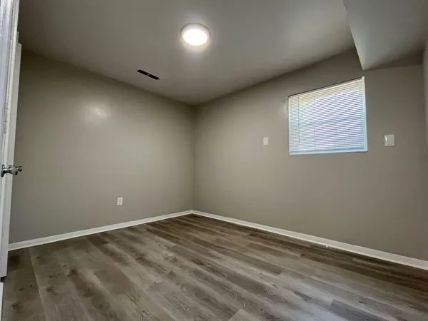 $1,050 | 709 Drew Avenue Northeast, Unit 2, Roanoke, VA 24012