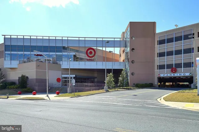 $2,300 | 10654 Montrose Avenue, Unit 104, Bethesda, MD 20814