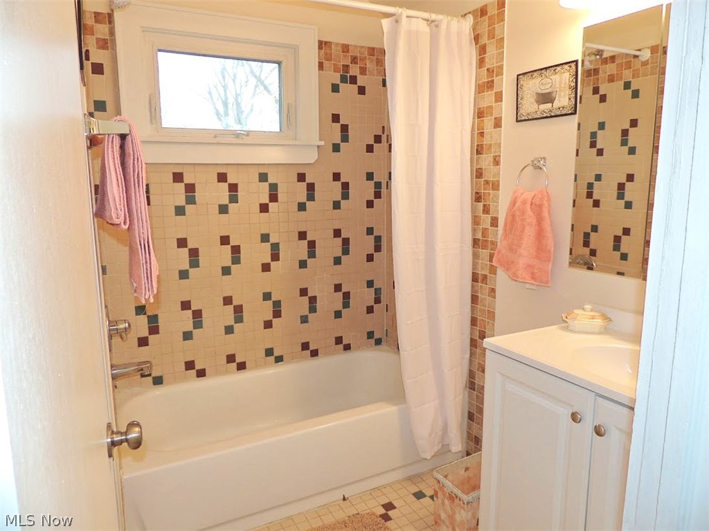 1479 South Noble Road Cleveland, OH 44121 - Photo 10 of 13 Gallery Image 10