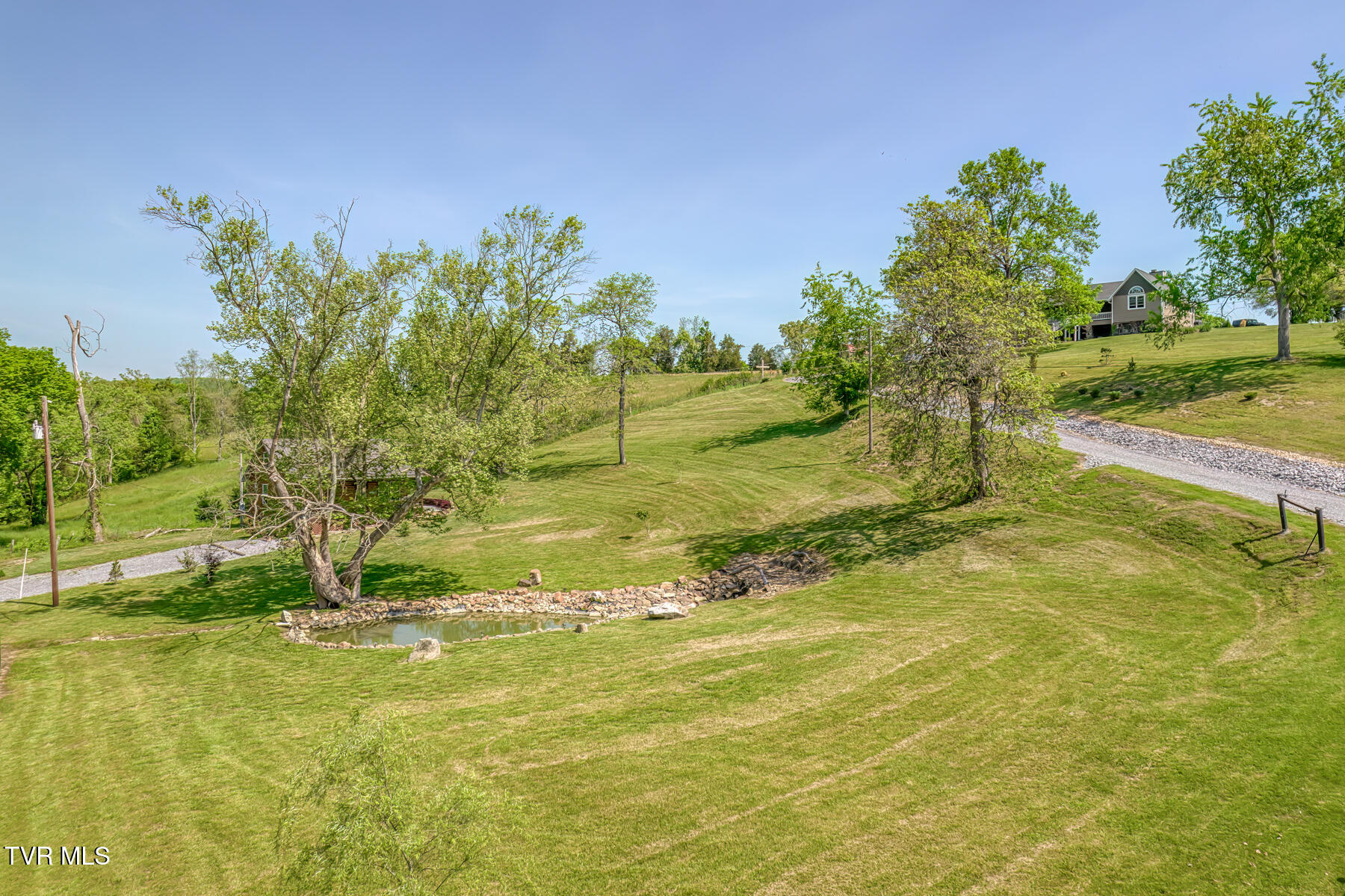 190 Lyons Road Church Hill, TN 37642 - Photo 3 of 105 190 Lyons Rd-3