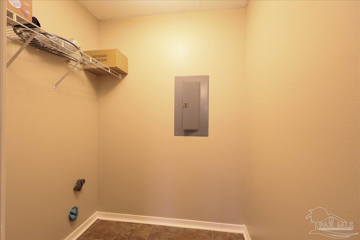 3256 Two Sisters Way Pensacola, FL 32505 - Photo 19 of 40 a view of a small space
