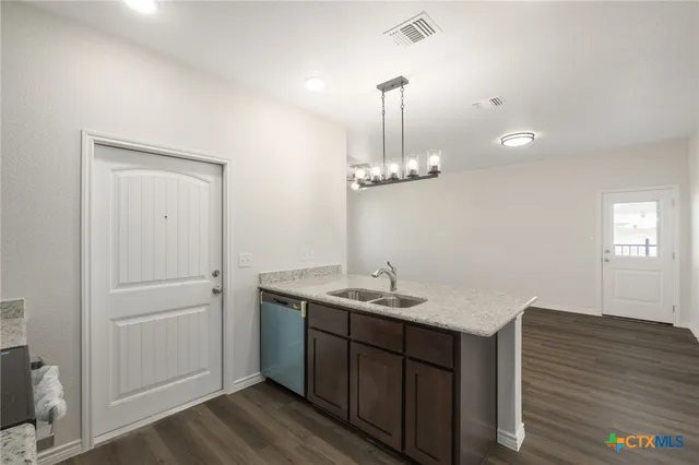 $390,000 | 101 Leon Lane, Copperas Cove, TX 76522