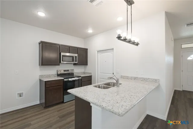 $390,000 | 101 Leon Lane, Copperas Cove, TX 76522