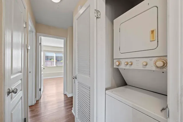 a view of utility room