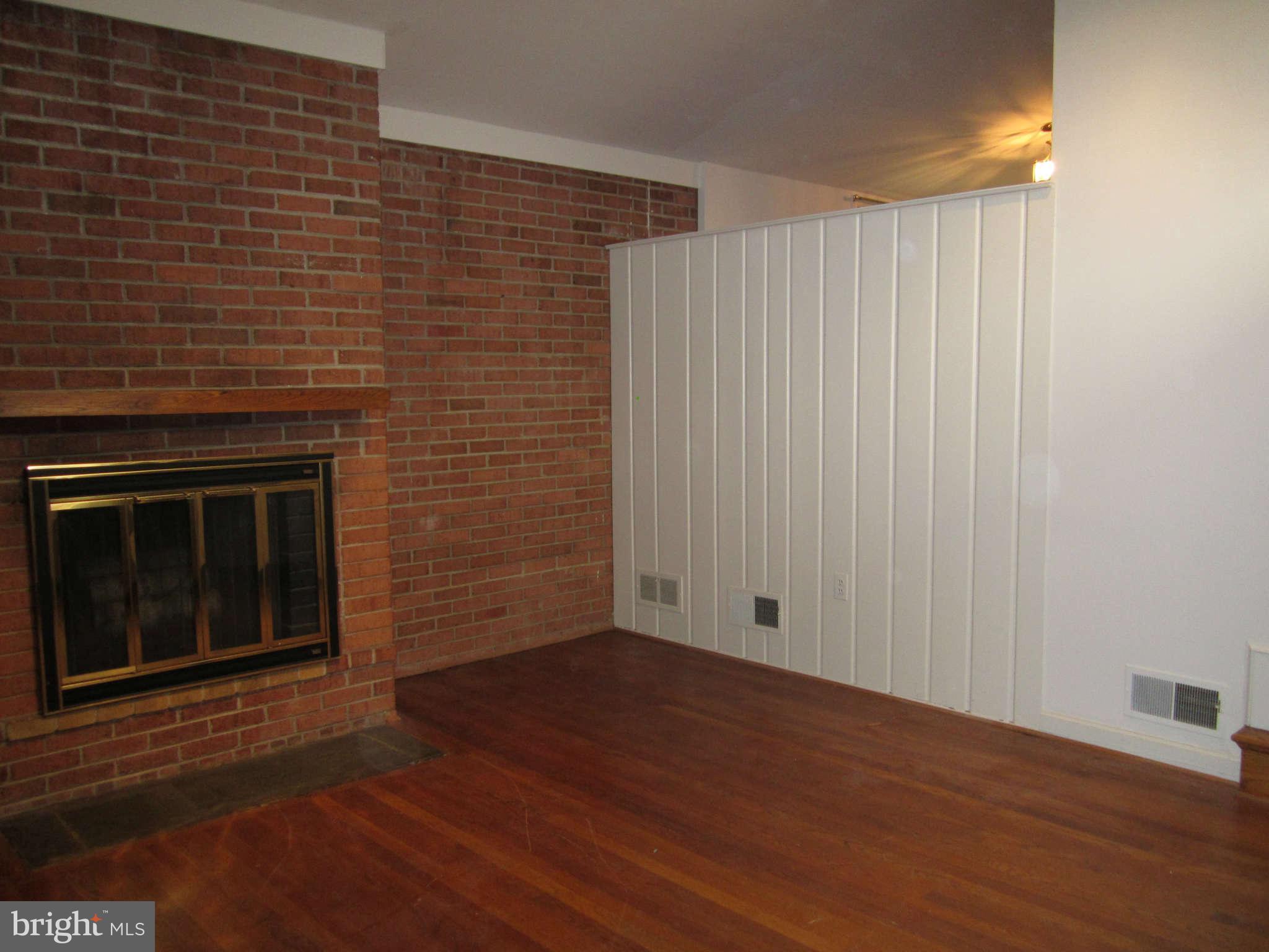 5002 Westport Road Chevy Chase, MD 20815 - Photo 8 of 22 Living Room