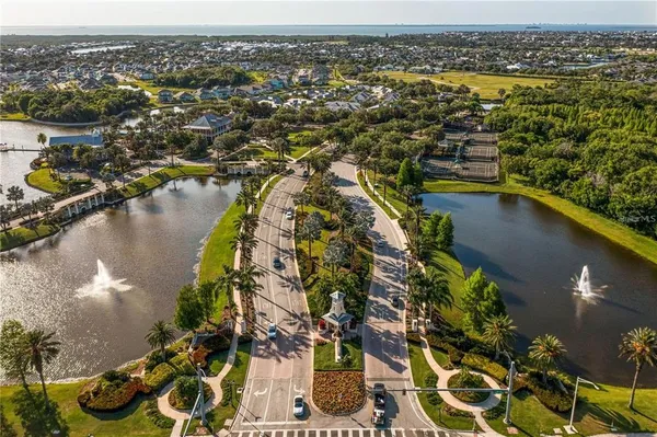 $399,900 | 204 Latitude Place, Apollo Beach, FL 33572