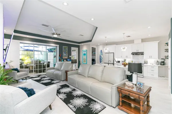 $399,900 | 204 Latitude Place, Apollo Beach, FL 33572