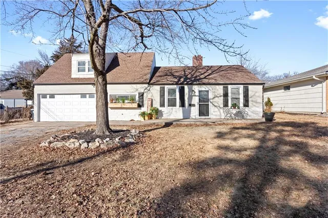 $235,000 | 828 East 82nd Street, Kansas City, MO 64131