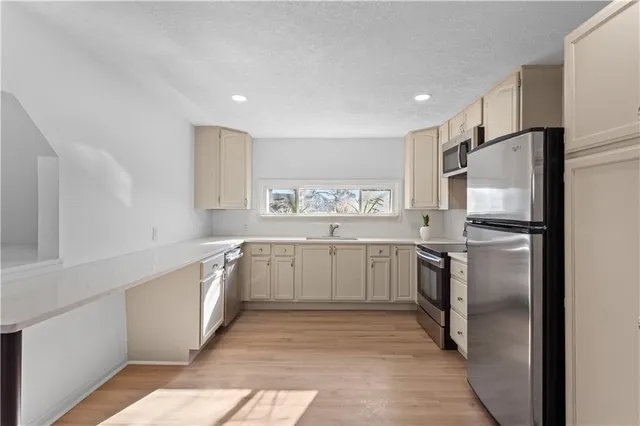 $235,000 | 828 East 82nd Street, Kansas City, MO 64131