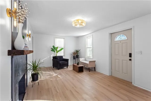 $235,000 | 828 East 82nd Street, Kansas City, MO 64131