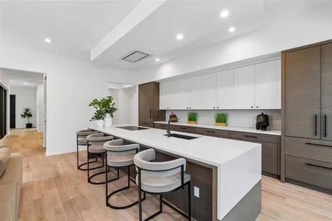 $2,150,000 | 94 West Davis Boulevard, Tampa, FL 33606