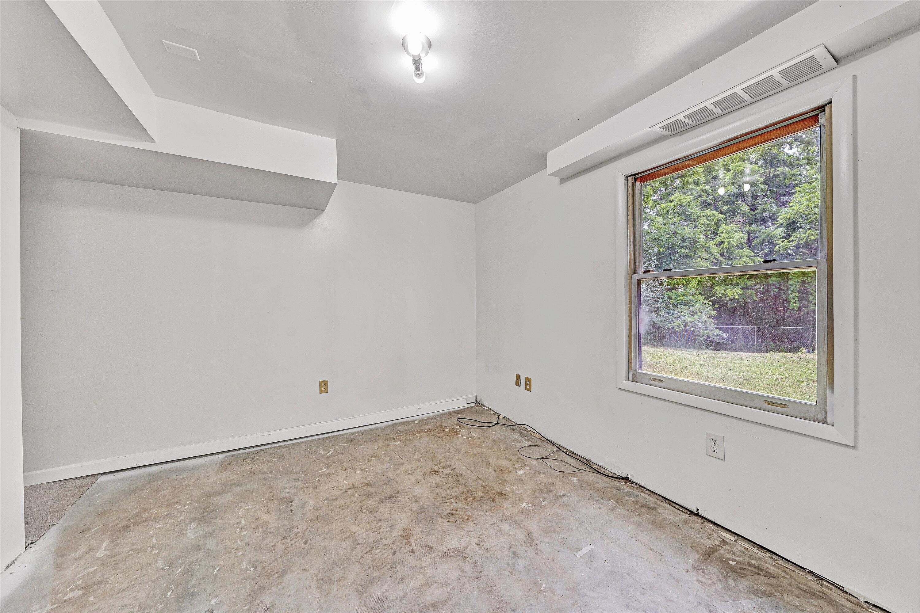 4064 Crawford Road Roanoke, VA 24018 - Photo 21 of 33 21-DSC00304