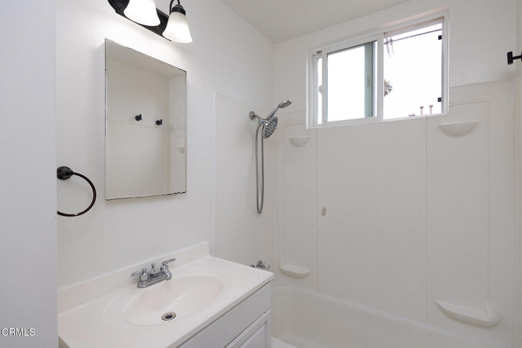 136 Oxnard Avenue Oxnard, CA 93035 - Photo 18 of 27