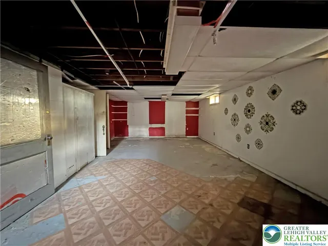 a view of empty room