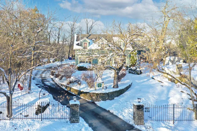 $899,000 | 540 Storle Avenue, Burlington, WI 53105